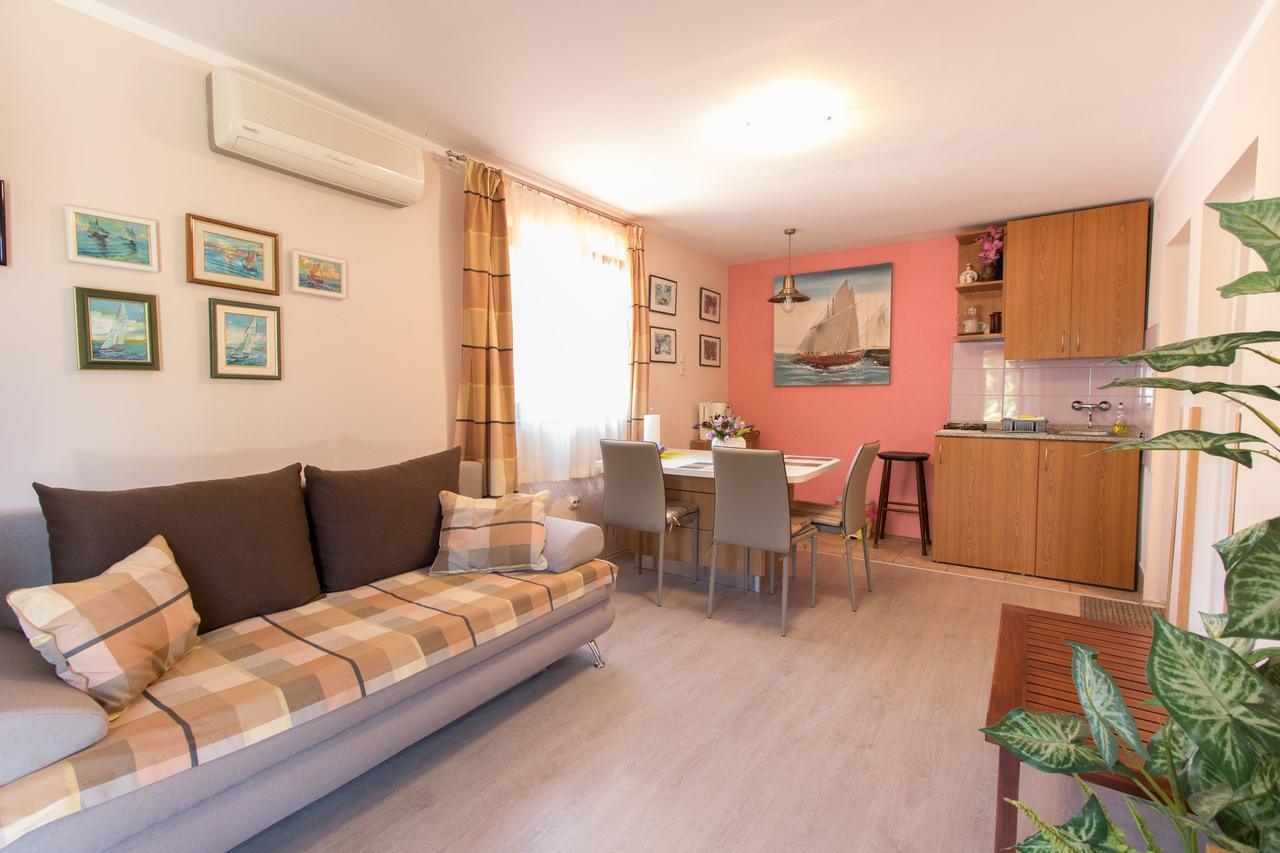 Apartment Paulina Cres Bagian luar foto
